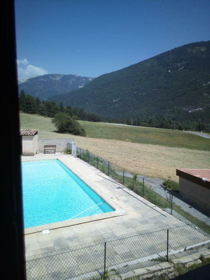 Mas Du Colombier Bed & Breakfast Saint-André-les-Alpes Exterior foto